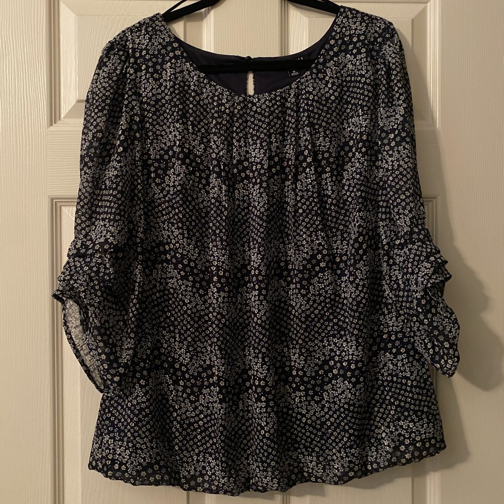 Navy Floral Bubble-hem Blouse